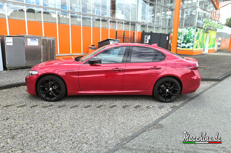 Alfa Romeo Giulia 2.0 Turbo 16V Veloce Q4 AT8, Foto: Macchina.de